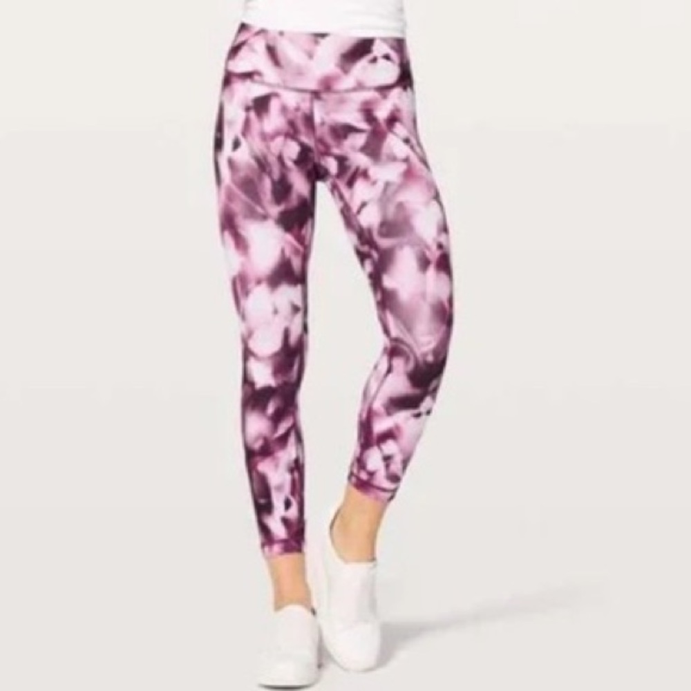 Size 4 purple pattern Lululemon Leggings 25"
